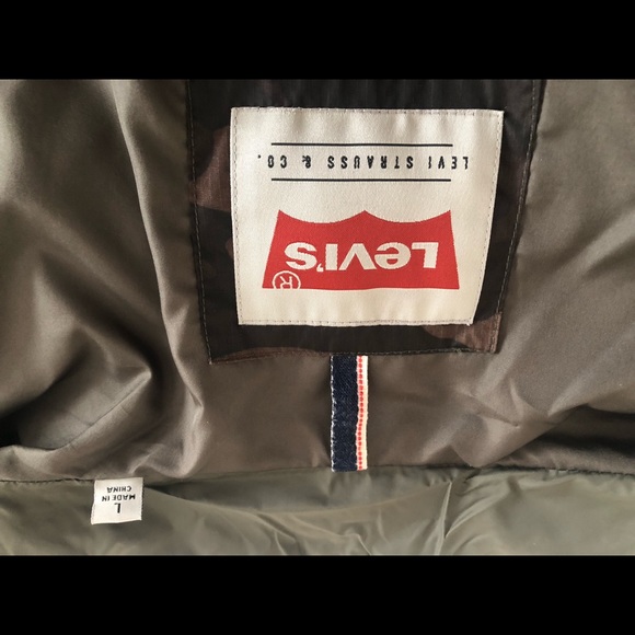 Levi’s camo vest size large - Picture 4 of 5